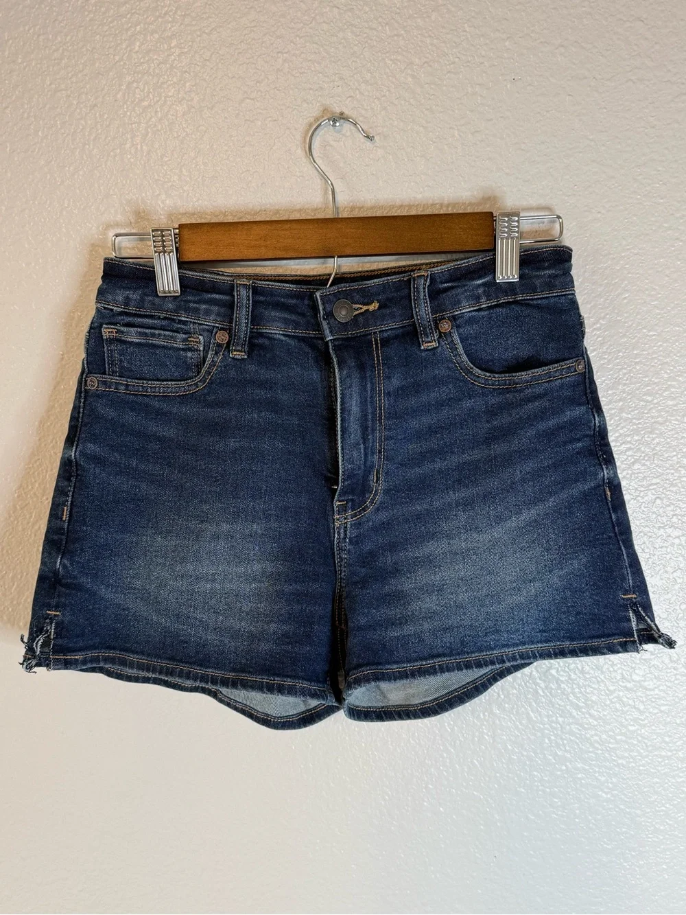 American Eagle Mom Denim Shorts Size 2 Dark Wash High Rise Raw Hem